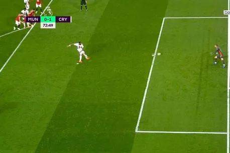  曼联后防失误连连，主场两球落后逆转水晶宫  