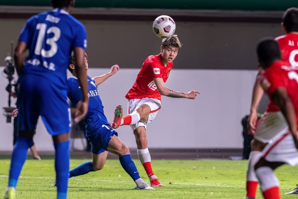  尼斯凭借定位球战术完胜保级对手